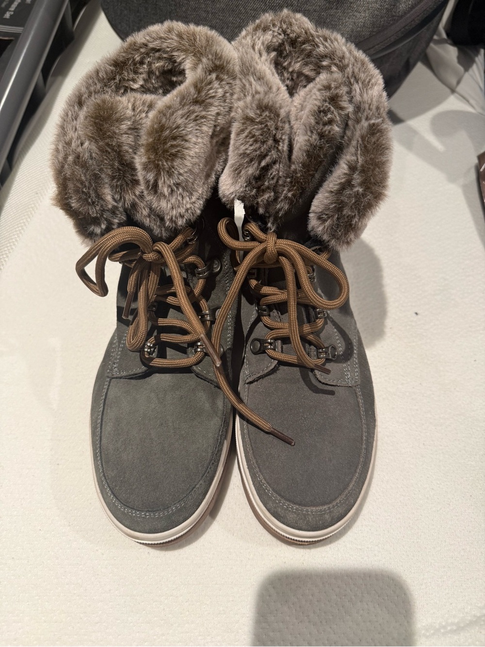 Cougar Green Faux-Fur Lace-Up Winter Boots with Brown Laces